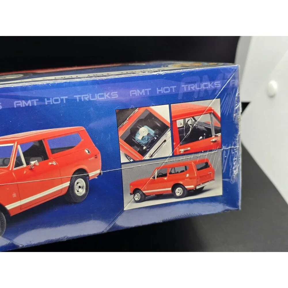 AMT Ertl Hot Trucks International Scout 38585-1HD 1/25 Scale New Sealed